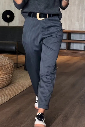 Mathilda | Streifen Anzughose mit hohem Bund und Elegantem Schnitt